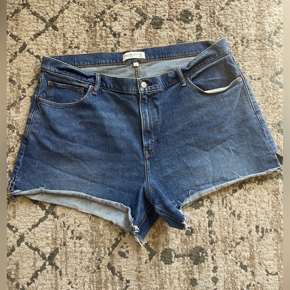 Abercrombie and Fitch Curve Love 4” Jean Short Size 35/20 Cowgirl Country 10/10